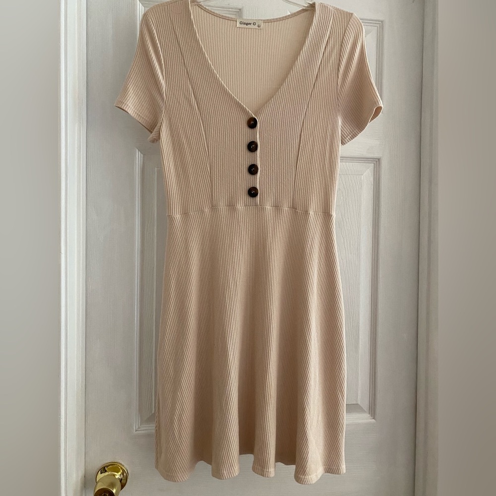 - Ginger G Cream Dress Size Large